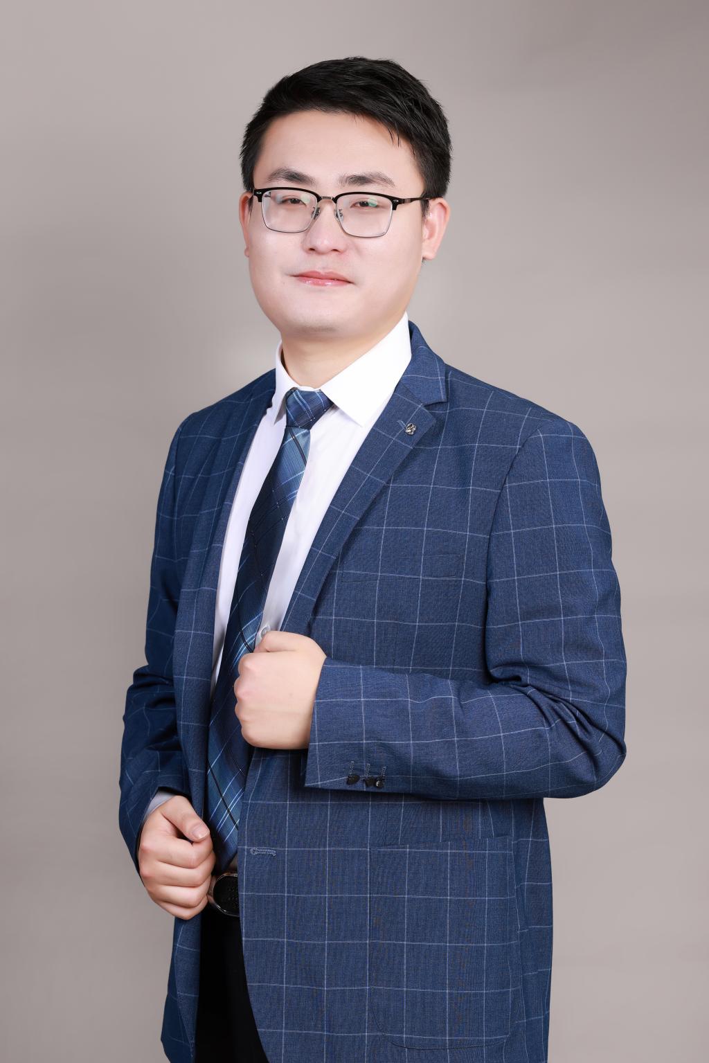 左彬.jpg