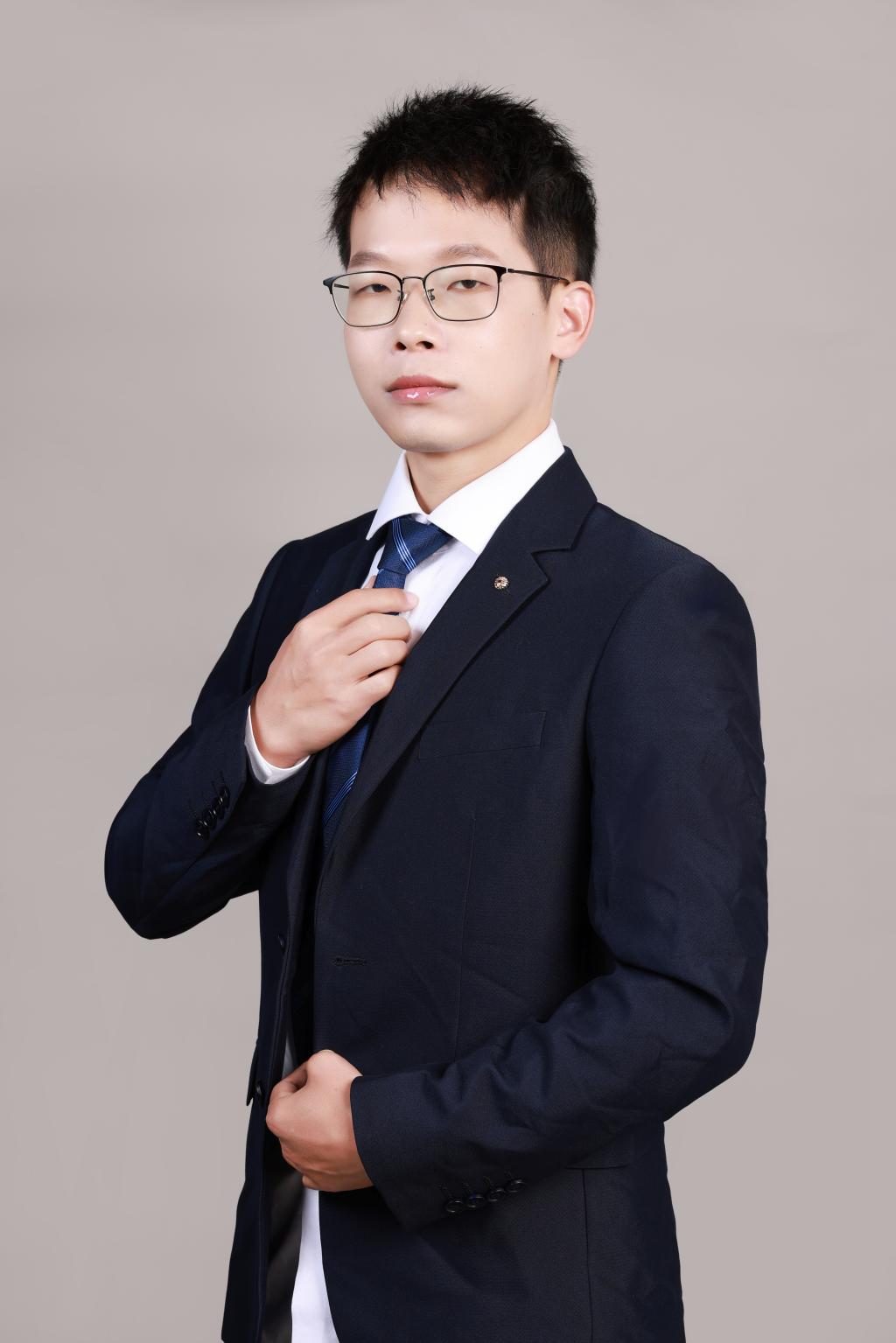 白亮.jpg